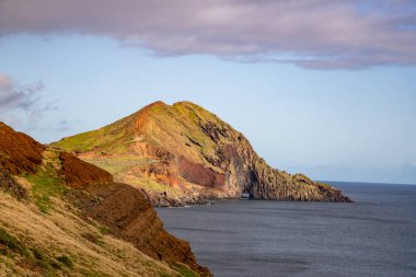 Madeira, Portekiz 'in kayalarıyla dolu dramatik kıyı şeridi