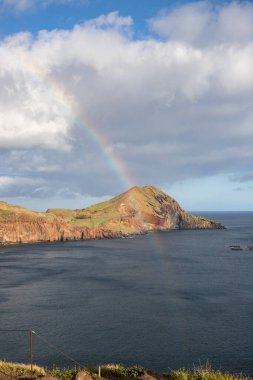 Madeira, Portekiz 'in kayalarıyla dolu dramatik kıyı şeridi