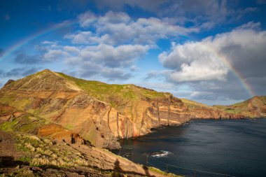 Madeira, Portekiz 'in kayalarıyla dolu dramatik kıyı şeridi