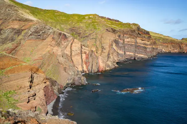 Madeira, Portekiz 'in kayalarıyla dolu dramatik kıyı şeridi