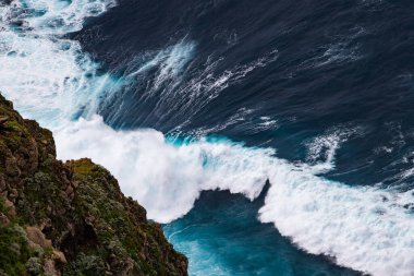 Mavi dalgaların soyut hava görünümü