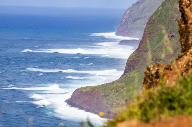 Mavi dalgaların soyut hava görünümü