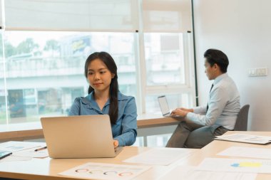 Ortaklar Arasında Başarılı İş Görüşmeleri