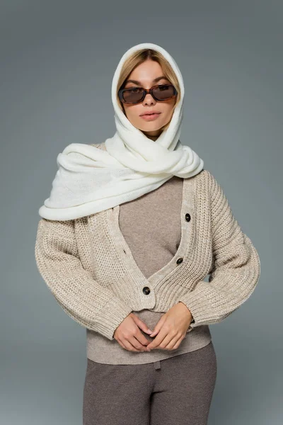 Young Woman Headscarf Stylish Sunglasses Looking Camera Isolated Grey — Stock Photo, Image