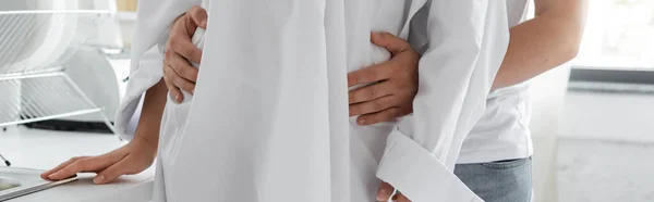 Cropped View Man Hugging Sensual Woman White Shirt Kitchen Banner — Stockfoto