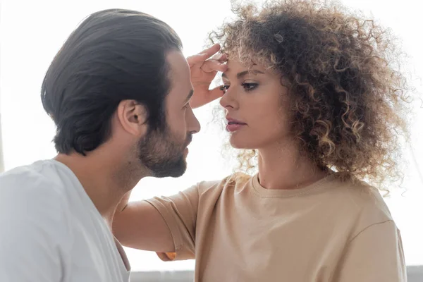 Bearded Man Sexy Woman Curly Hair Looking Each Other — Stockfoto