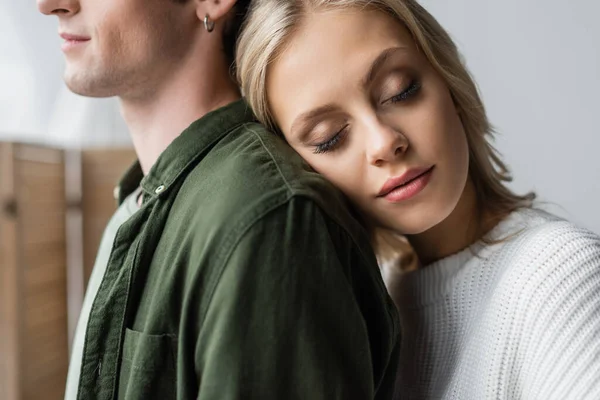 Portrait Young Blonde Woman Closed Eyes Leaning Back Man — Stockfoto