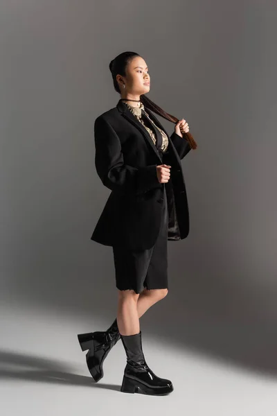 Full Length Young Asian Woman Posing Jacket Shorts Grey Background — Stock Photo, Image