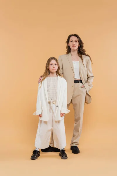 Stylish Mother Daughter Suits Woman Girl Looking Camera While Standing — Stock Photo, Image