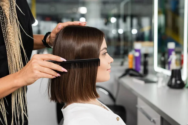 Salon Job Hairdresser Braids Brushing Hair Woman Professional Hair Comb — Stock Photo, Image
