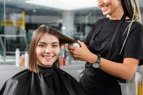 Salon Services Hairdresser Brush Styling Hair Female Customer Happy Brunette — Stock Photo, Image