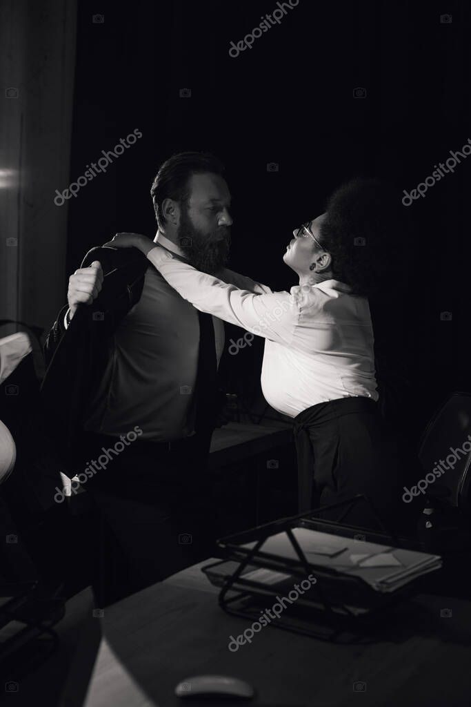 imagen en blanco y negro del