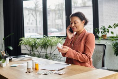 Afro-amerikan beslenme uzmanları akıllı telefondan destek maddelerine bakıyorlar.