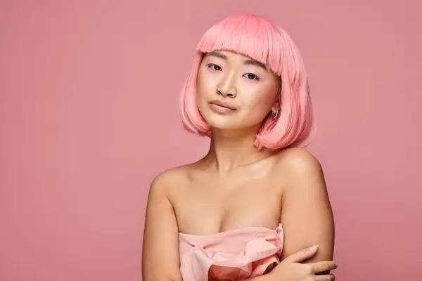 Atractiva Joven Con Piercing Nariz Pelo Rosa Maquillaje Contra Fondo — Foto de Stock