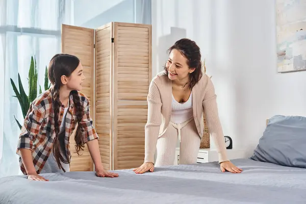 Mother Lovingly Stands Her Daughter Share Special Moment Bed Home — Stock Photo, Image
