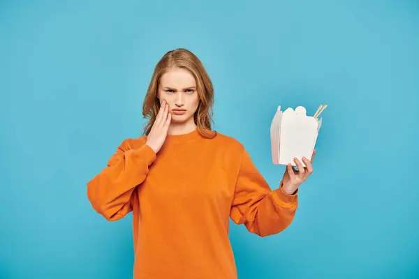 Stylish Woman Orange Sweater Holds Box Filled Delicious Asian Food —  Fotos de Stock