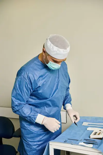 Dedicated Doctor Using His Medical Tools — Stock Photo, Image