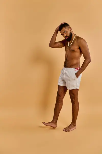 Lone Man Wearing White Shorts Stands Stoically Vast Expanse Desert — Stock Photo, Image