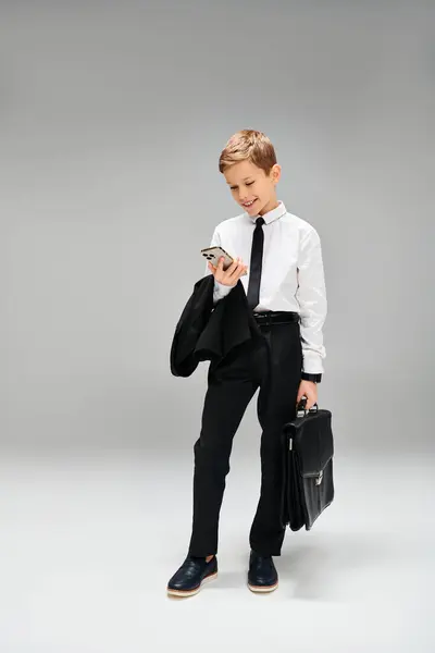 Preadolescent Boy Suit Tie Holding Briefcase — Stock Photo, Image
