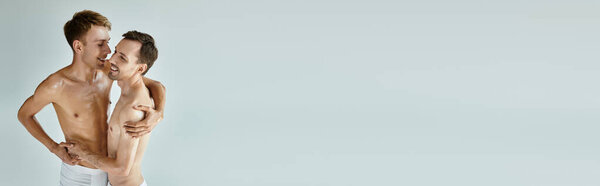 Счастливая молодая пара разделяет нежный момент в мирной обстановке.