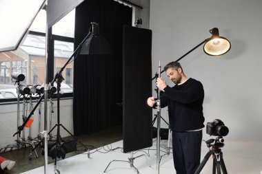 Adanmış profesyonel ince melodiler stüdyo ışıklandırması ve yaklaşan bir fotoşop için arka plan.
