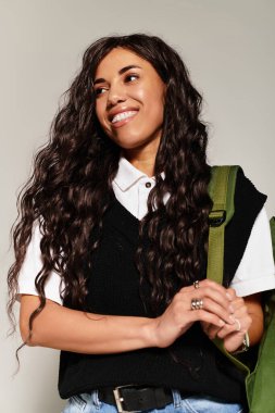 Parlak bir gülümseme ve neşeli bir ruh, genç bir öğrenciyi öğrenmeye ve keşfetmeye hazır hale getirir..