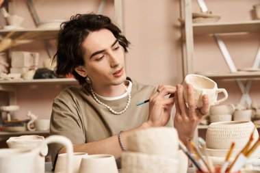 Rengarenk bir stüdyo ortamında esinlenilmiş, eşsiz bir tasarım..