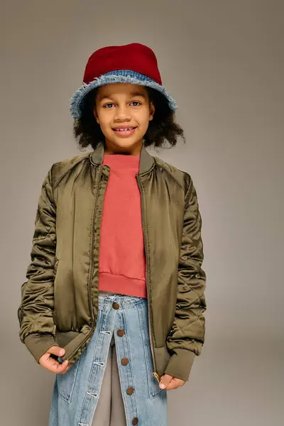 Joyful girl dressed in trendy layers, embracing the excitement of Christmas spirit in 2025 — Stock Photo