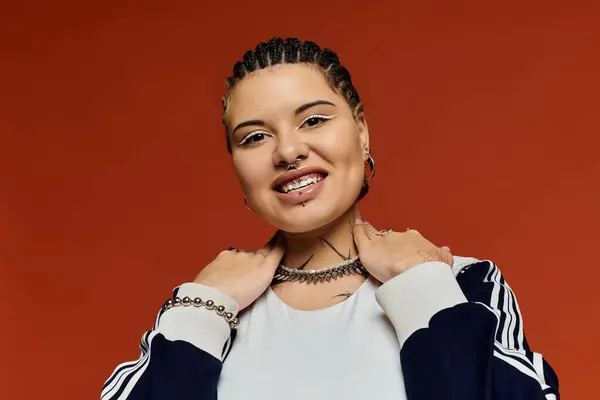 Young stylish woman shows her unique fashion sense with playful self expression and charisma — Stock Photo