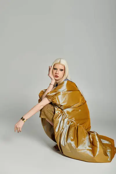 A chic drag queen poses gracefully, exuding confidence and style with eye catching attire. — Stock Photo