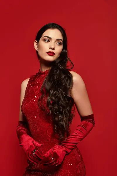 A stunning young woman with captivating red lips poses gracefully, exuding beauty and confidence. — Stock Photo