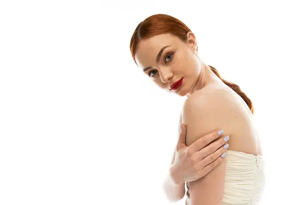 A young womans radiant beauty shines through with soft tones and a graceful pose. — Stock Photo