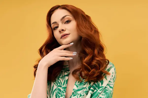 A striking young woman showcases her radiant curls while gently posing with grace and poise. — Stock Photo