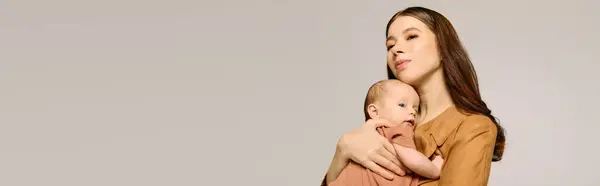 Joyful moment captured between a mother and her little one, showcasing love and connection. — Stock Photo