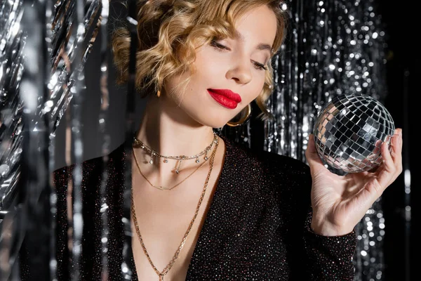 Blonde Young Woman Red Lips Holding Small Disco Ball Tinsel — Foto de Stock