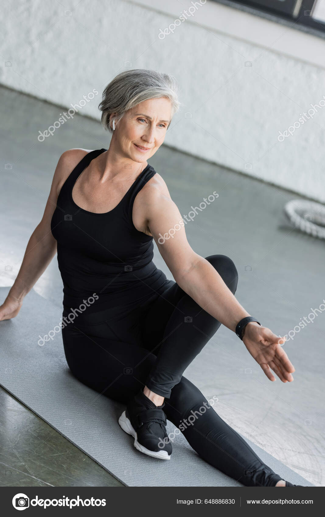 12,500+ Black Leggings Stock Photos, Pictures & Royalty-Free Images -  iStock