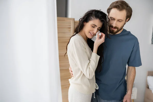 Bearded Man Hugging Calming Crying Girlfriend Home — Stock Photo, Image