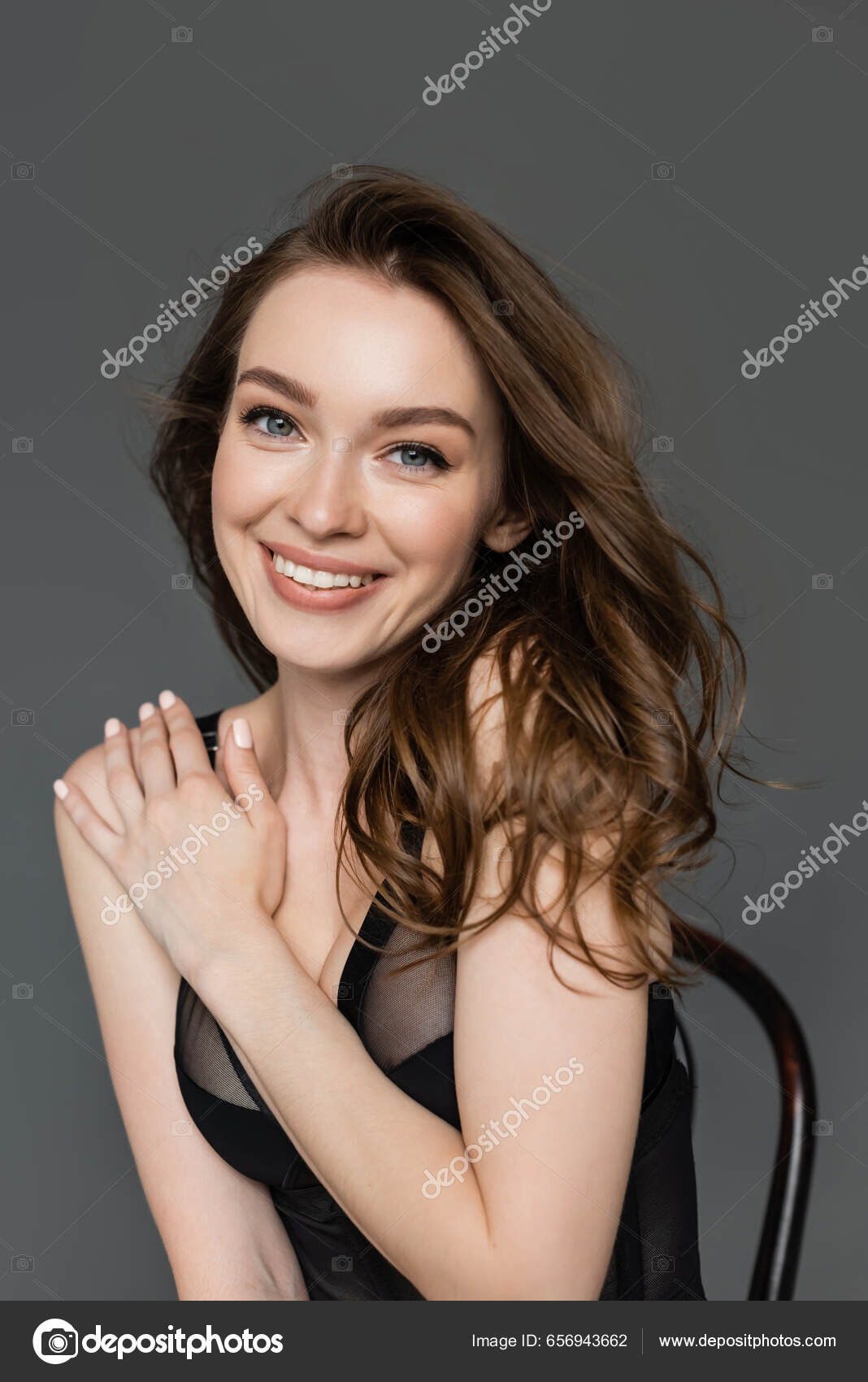 Portrait Young Confident Brunette Woman Hairstyle Everyday Makeup Wearing  Sexy Stock Photo by ©AllaSerebrina 656943662
