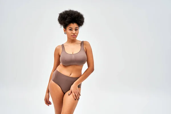 Confident African American Woman Modern Brown Bra Panties Looking Camera — Stock Photo, Image