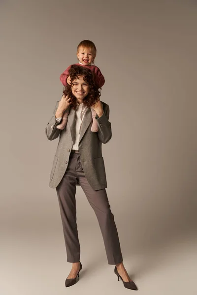 Kid Shoulders Loving Motherhood Parenting Career Curly Businesswoman Happy Toddler — Stock Photo, Image