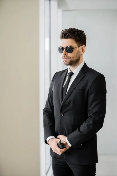 Surveillance Bodyguard Standing Walkie Talkie Man Sunglasses Black Suit Tie — Stock Photo, Image