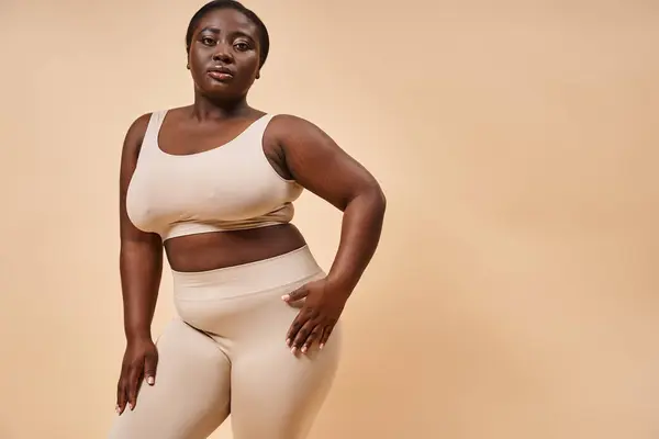 Size African American Woman Underwear Looking Camera Beige Background Body — Stock Photo, Image