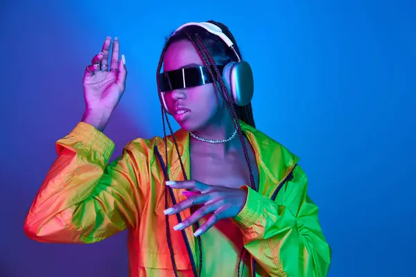 African American Woman Headphones Stylish Sunglasses Listening Music Studio Lights — Stock Photo, Image