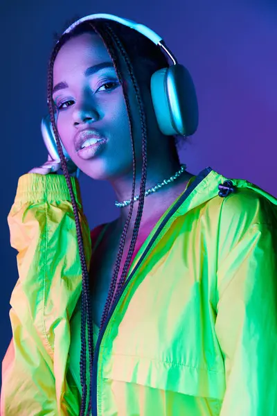 Beautiful African American Woman Headphones Looking Camera Studio Neon Lights — Stock Photo, Image