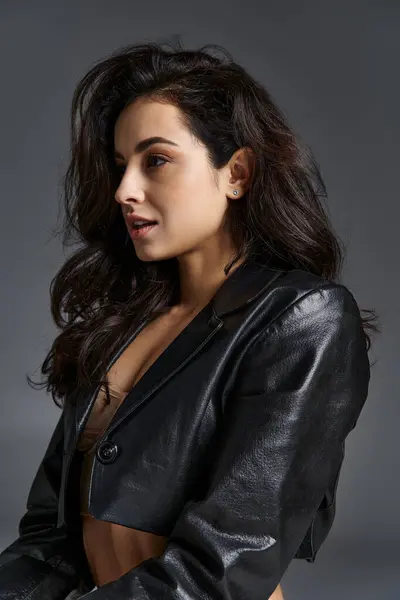 Stylish Young Woman Strikes Confident Pose Black Leather Jacket — Stock Photo, Image