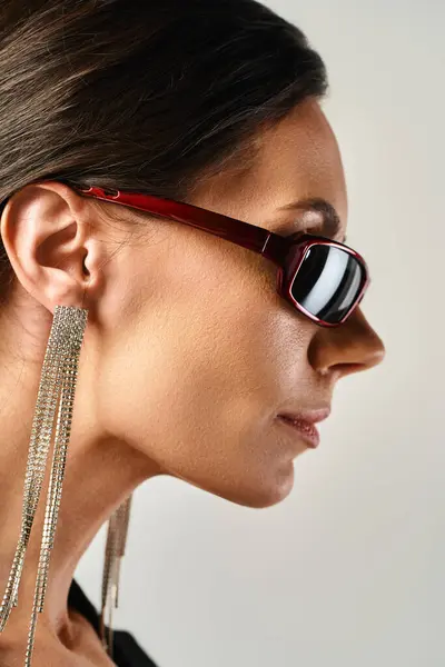 Fashionable Woman Wearing Sunglasses Studio Grey Background — Stock Photo, Image