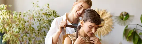 Loving Lesbian Couple Art Studio One Woman Brushing Partners Hair — Photo