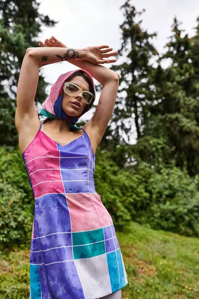 Beautiful Young Woman Vibrant Dress Sunglasses Enjoying Summer Breeze Lush — Stockfoto