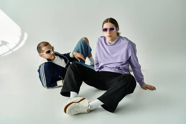 Two men in deep conversation, sitting closely. — Stock Photo