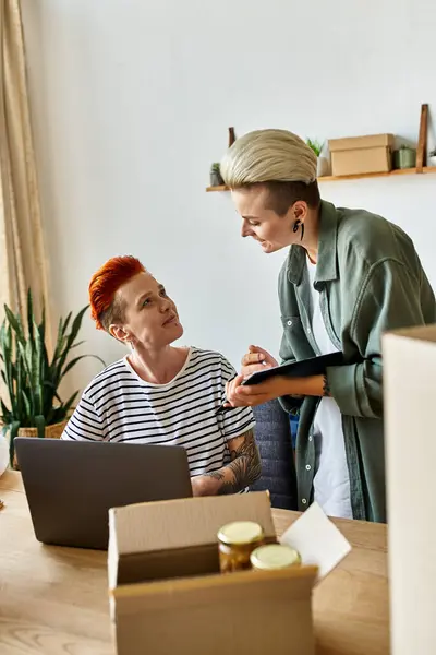 Volunteers in a room, standing side by side — Stock Photo